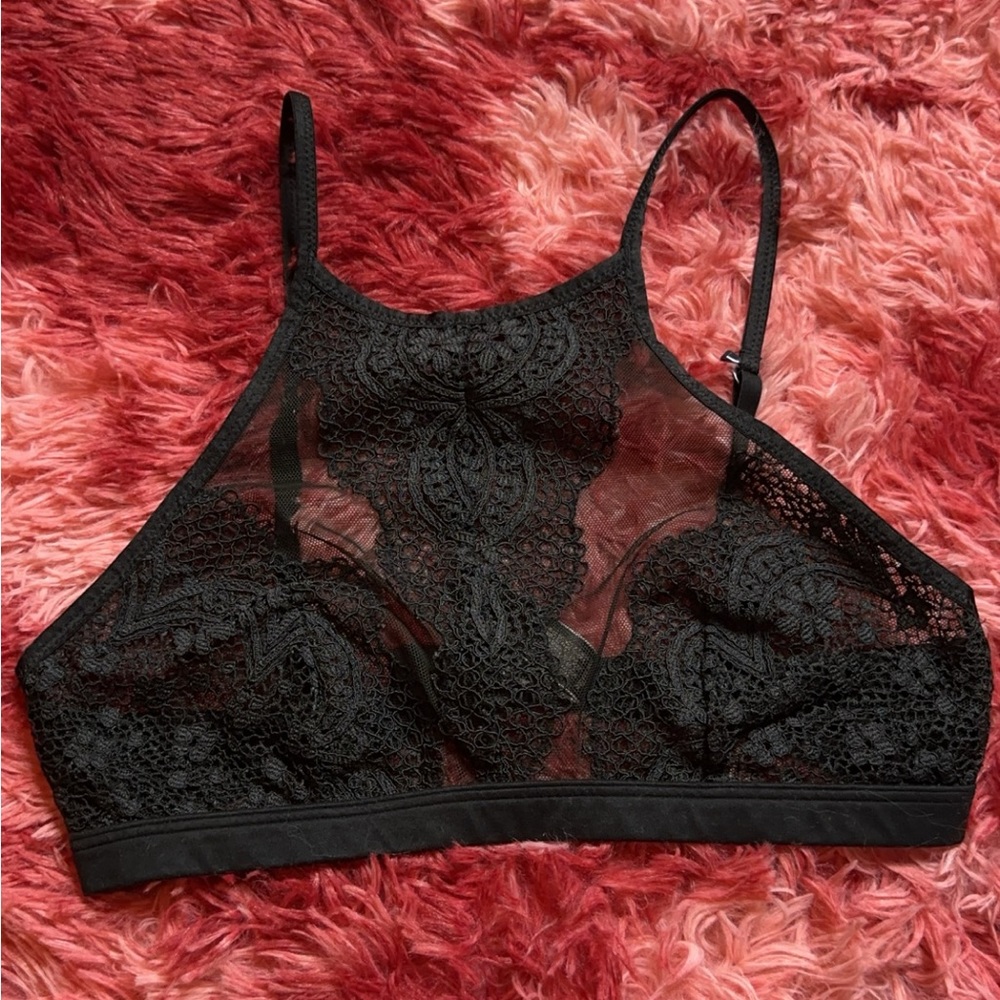 vs/pink black lace bralette it is see through